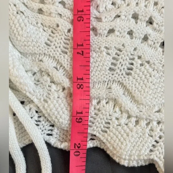 NWT JESSICA SIMPSON White Hollowed Knit V-Neck Drawstring Vest. Size: Small - Picture 7 of 8